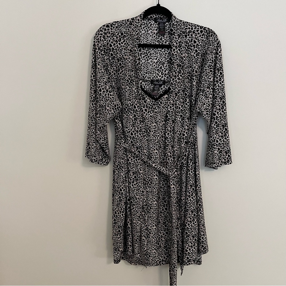 Leopard print night shirt plus robe sleepwear L